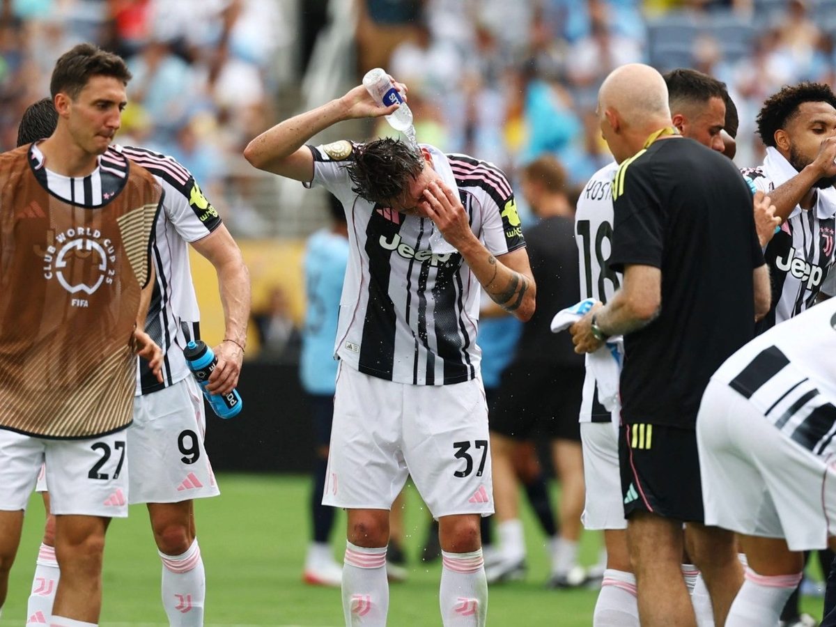 خبراء يطالبون الفيفا بمواجهة الإجهاد الحراري في المونديال