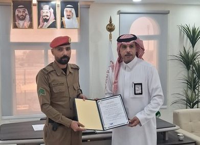 مواطن شجاع ينقذ حياة وافد بإنعاش قلبي رئوي سريع