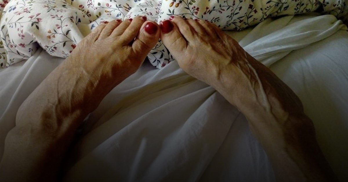 حقن التخسيس تسبب ضمور الوسادات الدهنية في القدمين وألماً في المشي