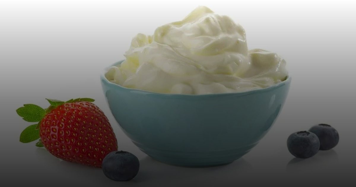 FDA تُصدر تحذيراً عاجلاً.. شظايا بلاستيكية حادة داخل الزبادي