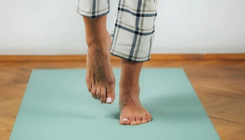 احذروا تسطيح الطب: دراسة الوقوف على قدم واحدة مثيرة للجدل
