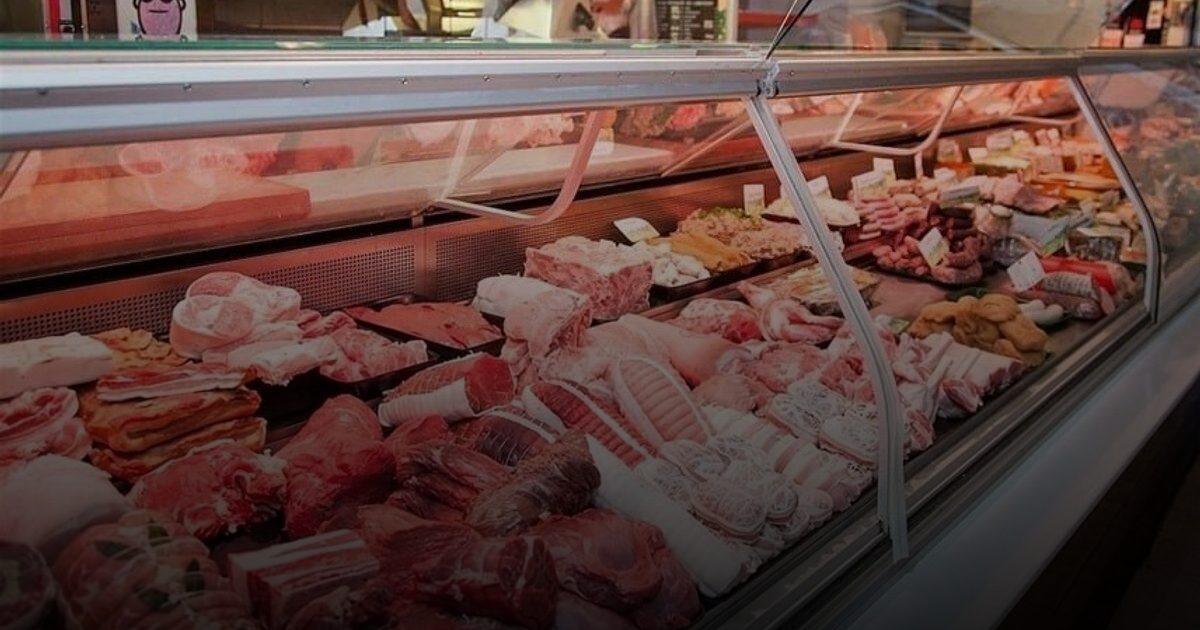 وفاة طفل وإصابة العشرات بسبب لحوم ملوثة في فرنسا