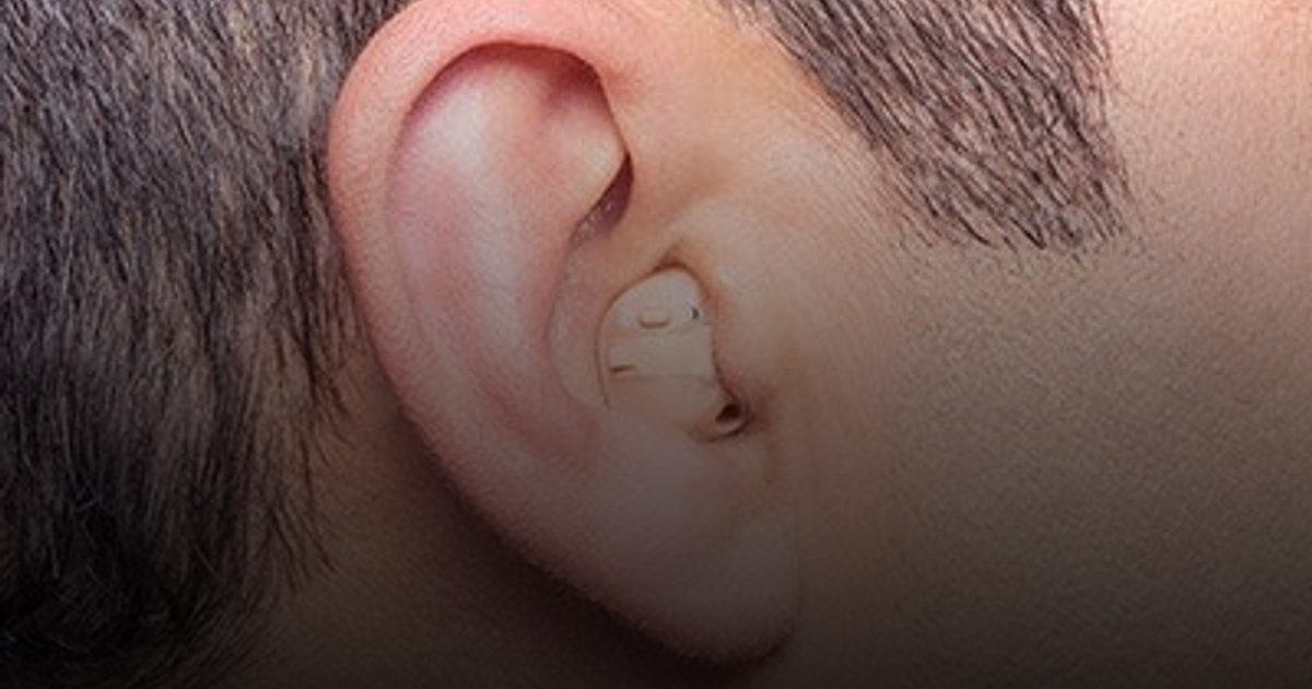 فقدان السمع من علامات الخرف.. والعلاج المبكر يحد من الإصابة!