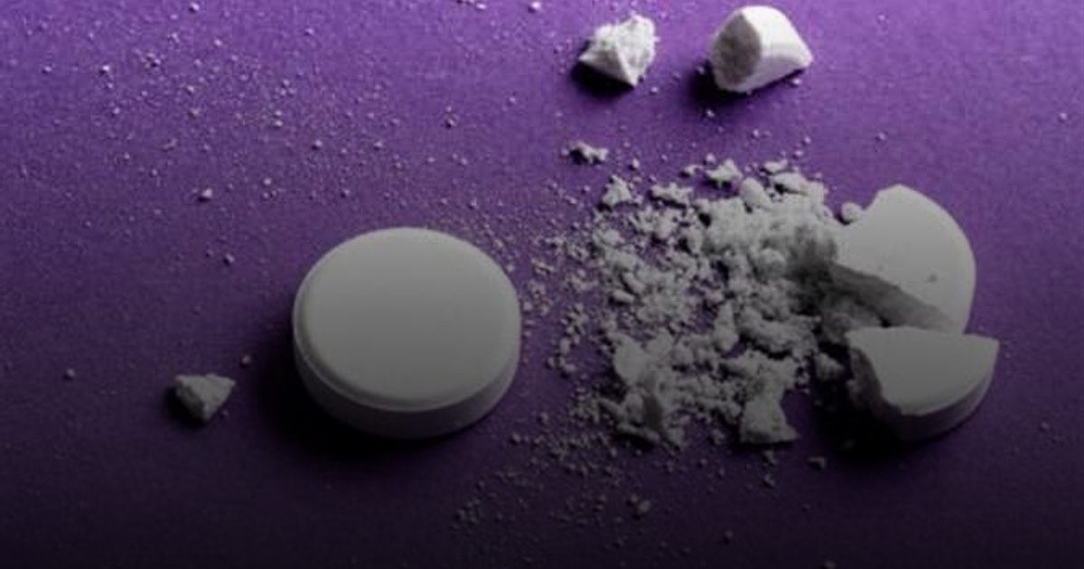 مخاطر كسر أقراص الدواء على الفاعلية والسلامة