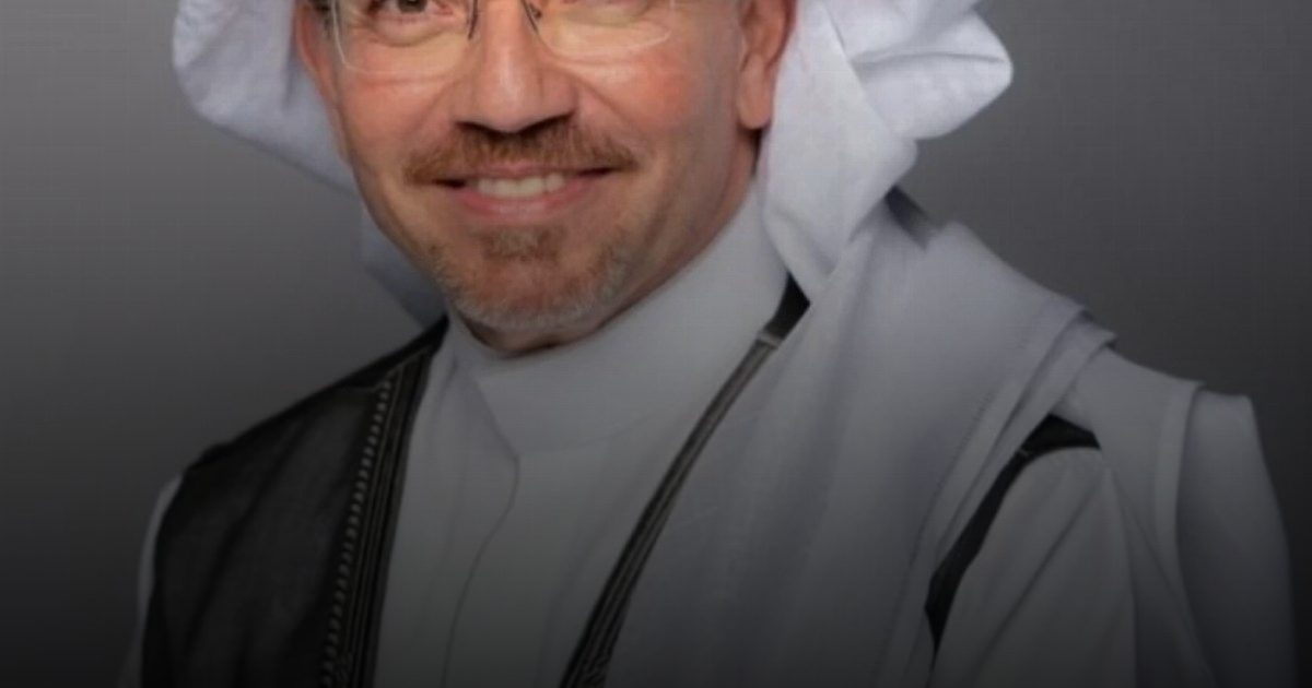 تتويج مسيرة الدكتور عبدالرحيم قاري بالدرجة العلمية الأعلى في طب النساء