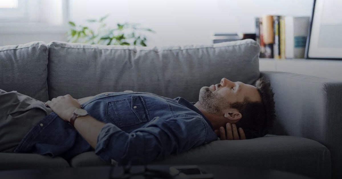 نصيحة طبية لنوم أفضل .. هذه مخاطر القيلولة