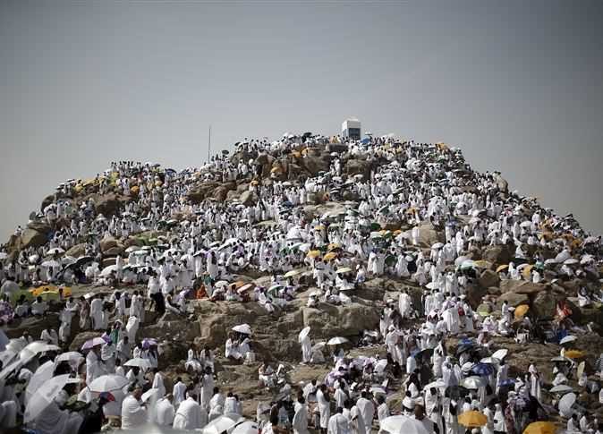 "الصحة" تدعو الحجاج للبقاء في المخيمات حتى 4 عصرًا تجنبًا لأشعة الشمس خلال يوم عرفة