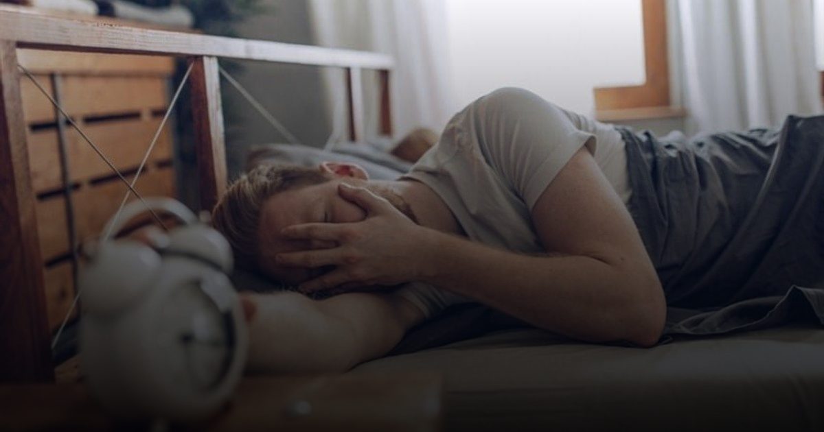 لون البول في الصباح يكشف كيفية تعامل الجسم مع الإجهاد