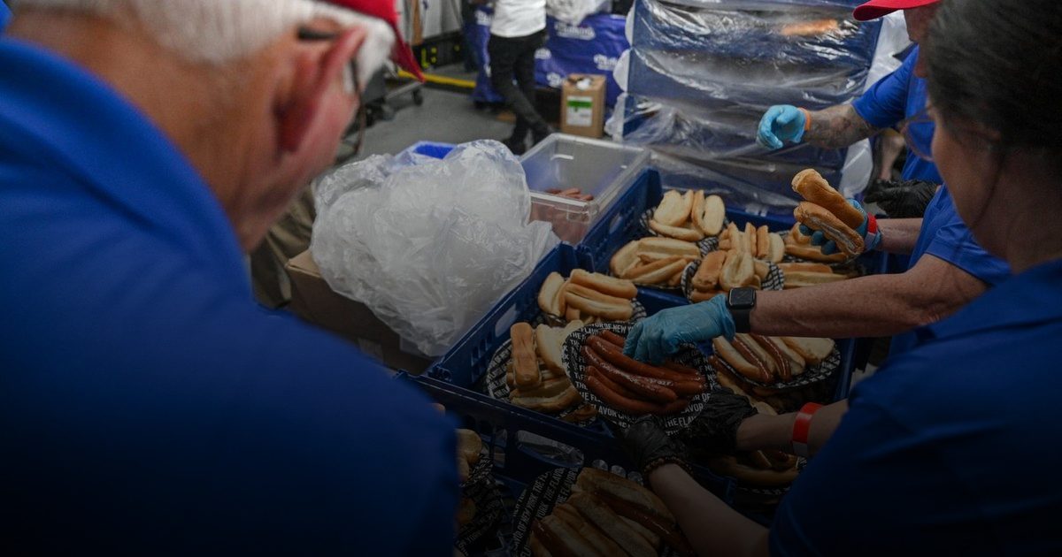 خبراء يكشفون: أطعمة الغداء التي تسلب الطاقة وتسبب الشعور بالخمول في منتصف اليوم