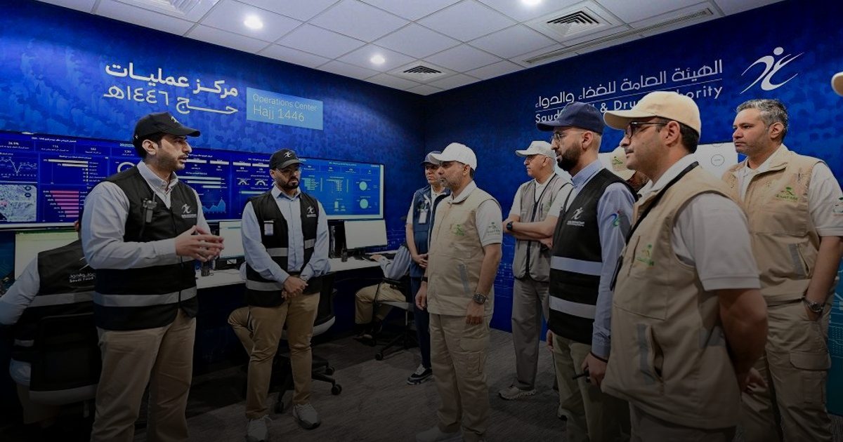 وزير الصحة يطّلع على استعدادات "الغذاء والدواء" في موسم الحج من مركز العمليات بمكة
