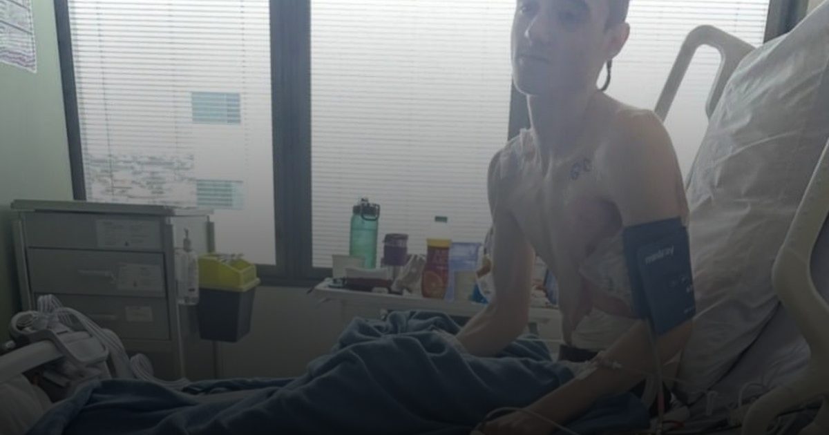 التدخين الإلكتروني يُدمر رئة مراهق: كتل سوداء محترقة تُستأصل من صدره