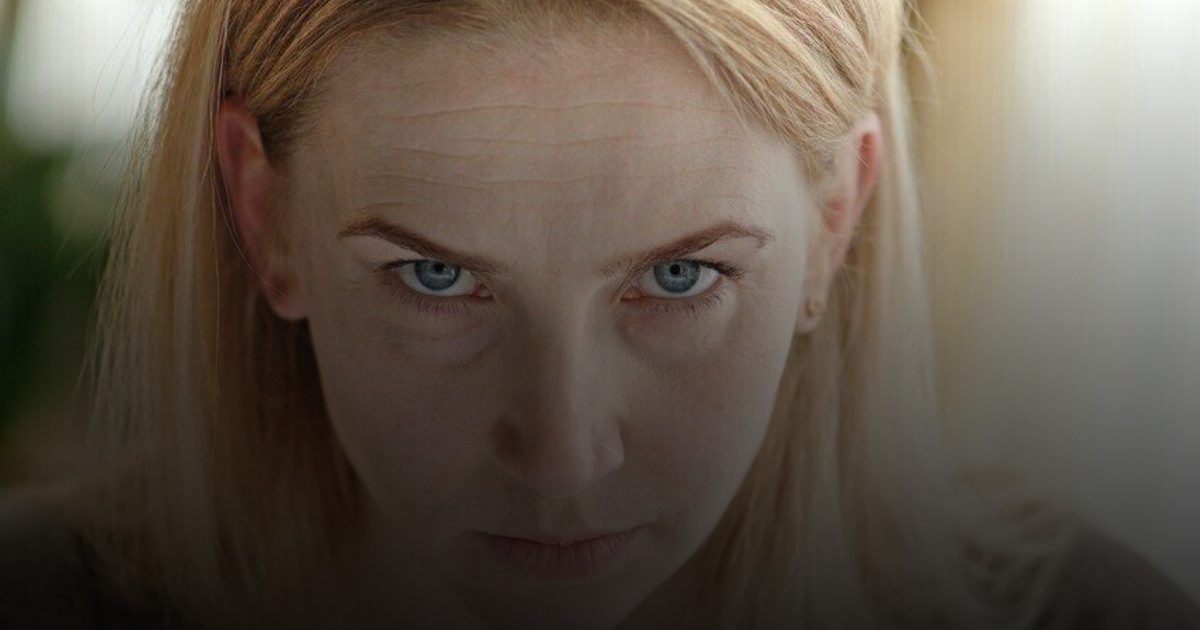 "فرط نشاط الدرقية".. هرمونات قد ترسم ملامح الشخصية "المظلمة" لدى النساء