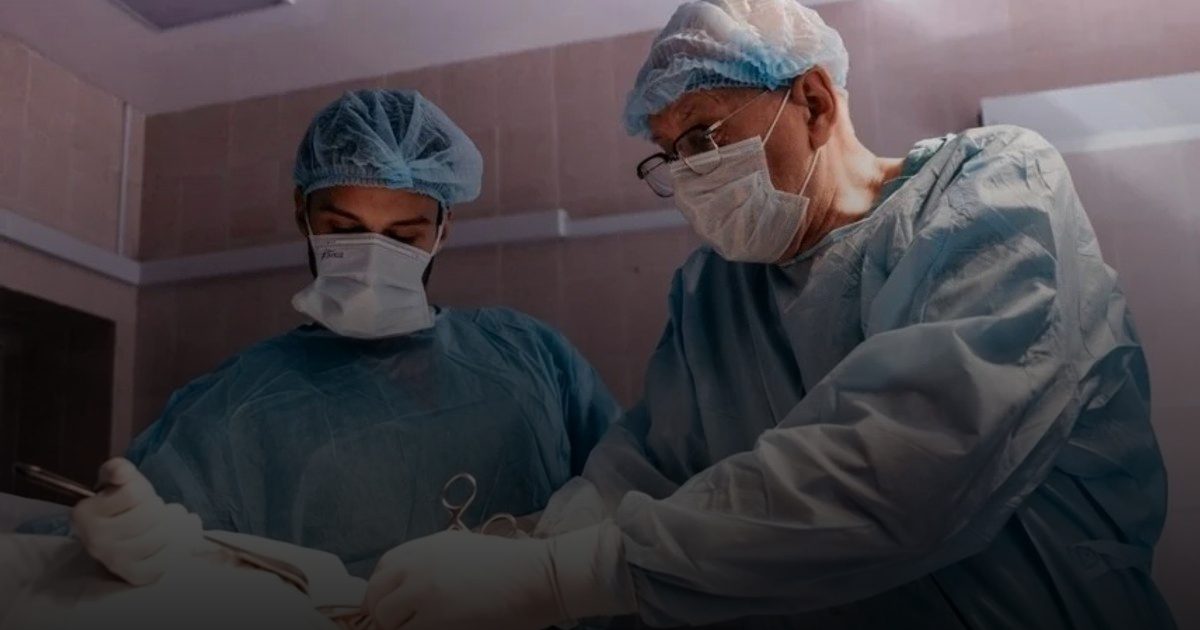 إزالة 15 حجراً من القناة الصفراوية لمريض