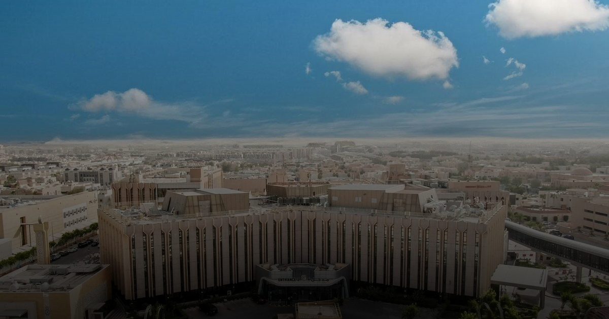 فريق طبي بـ "دله النخيل" يعيد مريضاً لحياته الطبيعية بعد إزالة حصوات قنوات البنكرياس المعقدة