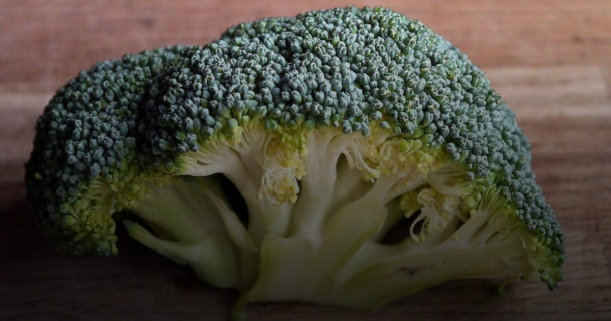 البروكلي والشاي الأخضر والرمان أفضل أطعمة لتعزيز صحة البروستاتا