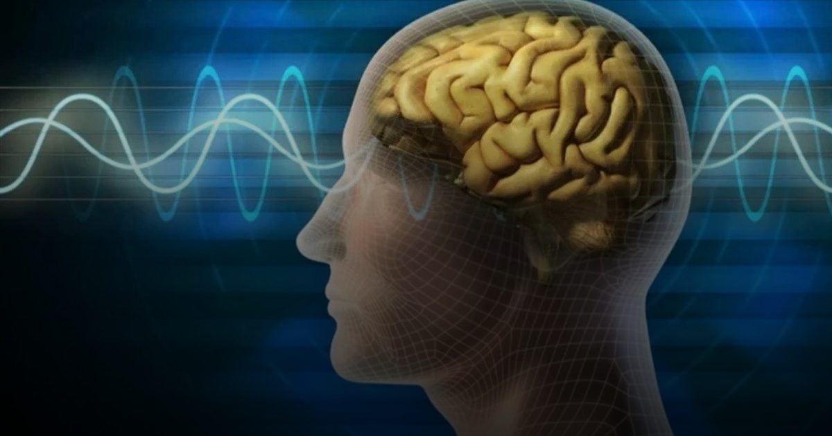 "خوذة الضوء".. الأشعة تحت الحمراء درعٌ طبي جديد لحماية أدمغة الرياضيين