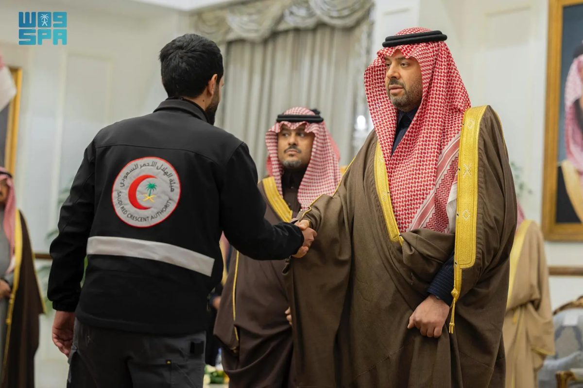 أمير الحدود الشمالية يطَّلع على مؤشرات أداء فرع هيئة الهلال الأحمر السعودي بالمنطقة