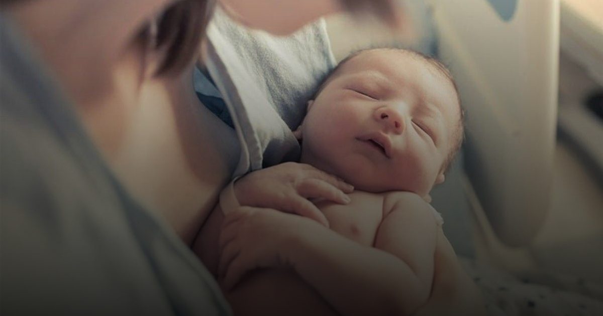 "الحمل الوحشي": حركة رقمية تروج لولادات منزلية بلا إشراف طبي تهدد الحوامل والأجنة