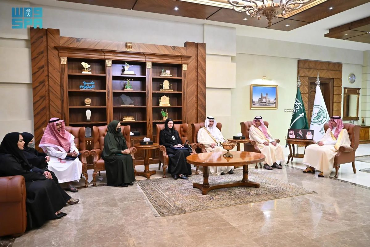 محافظ جدة يكرم مبتكري تجمع جدة الصحي بمعرض جنيف