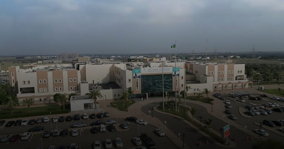 جراحة تنقذ مريضًا من ورم سرطاني بالقولون