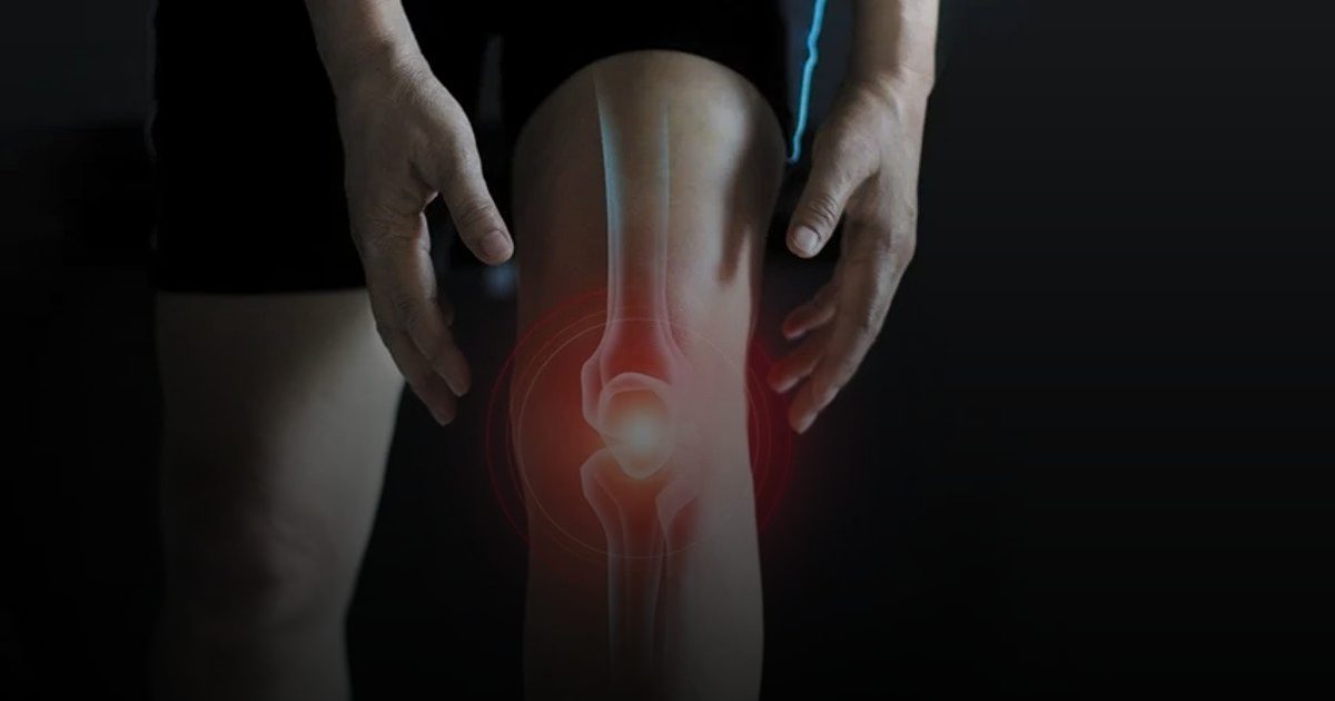 علاج جديد لآلام الركبة.. يبدأ من الأذن