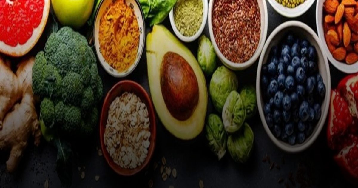 خبير من هارفارد: 10 أطعمة فعّالة تحد من خطر السرطان وتعزز المناعة