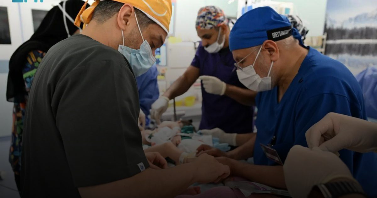 بعد نجاح المرحلتين الأولى والثانية .. بدء المرحلة الثالثة من عملية فصل التوأم السوري “سيلين وإيلين”..