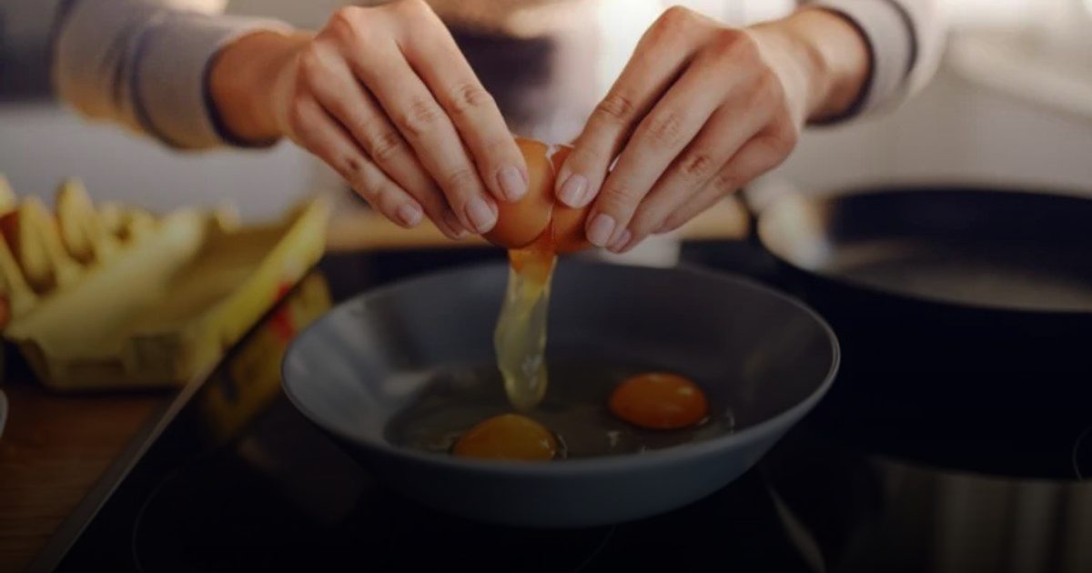 "الكولين" عنصر غذائي في البيض يقلل خطر الزهايمر بنسبة 40%