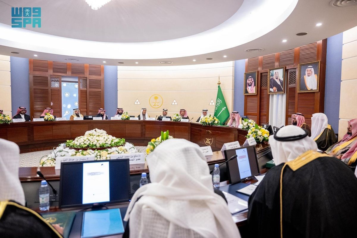 أمير القصيم يستعرض إنجازات وخطط جمعية “كبدك”.