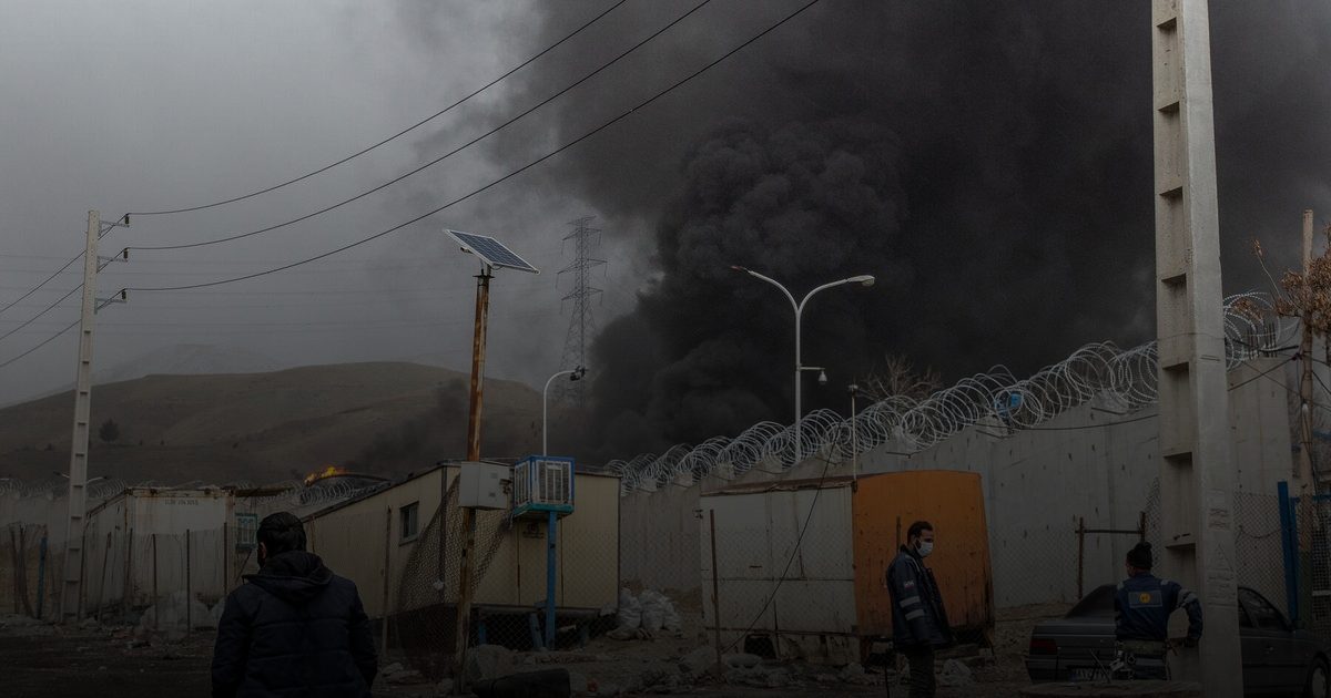 مخاوف صحية بسبب دخان حرائق الوقود في إيران