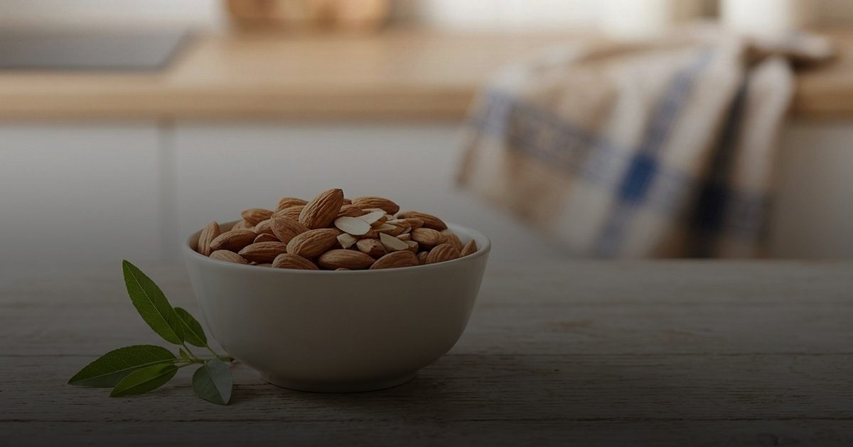 تناول اللوز يحسن صحة البشرة ويخفف حب الشباب طبيعيًا
