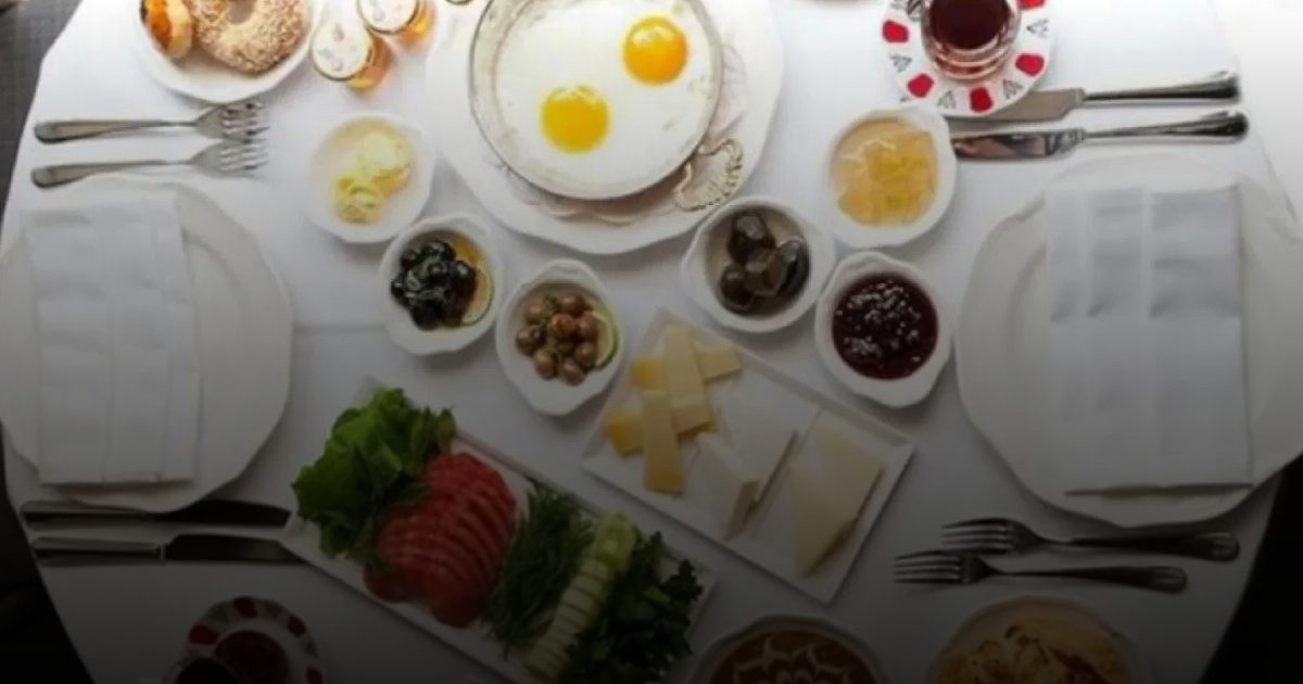 تجنبها في إفطارك الصباحي.. 5 أطعمة شائعة قد تسبب الخمول وتضر بصحة القلب