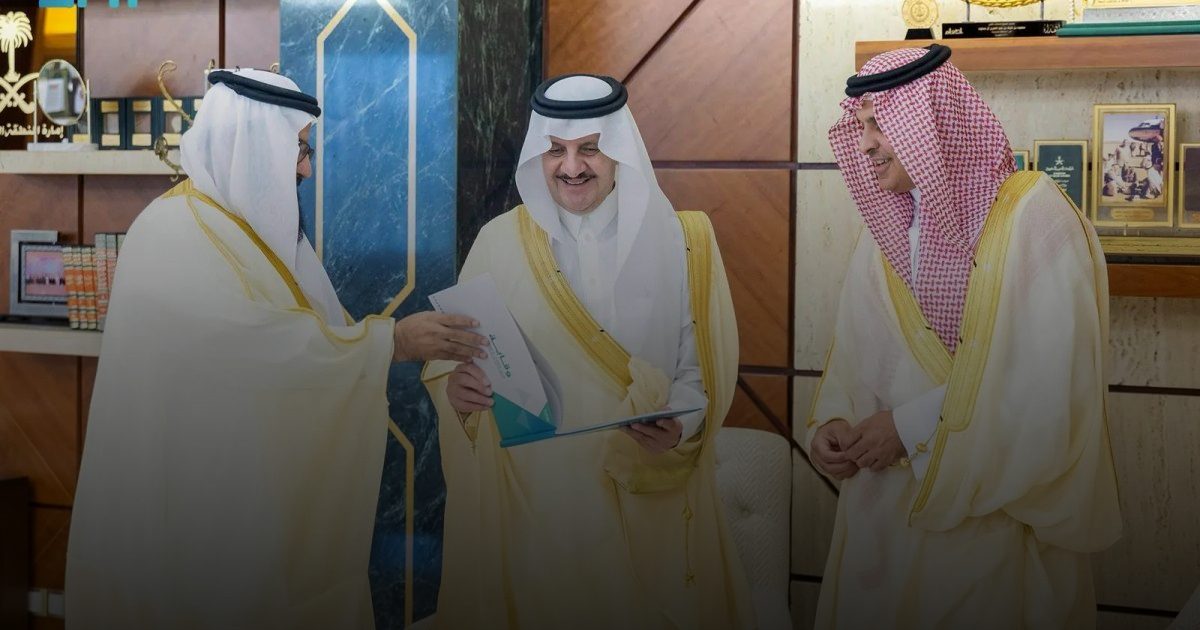 أمير الشرقية يستقبل مدير فرع وزارة الصحة بالمنطقة والمدير التنفيذي لهيئة الصحة العامة بالقطاع الشرقي