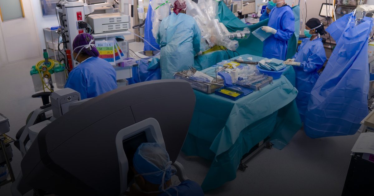 ابتكار جراحي سعودي ينقذ حياة طفل بفضل الروبوت