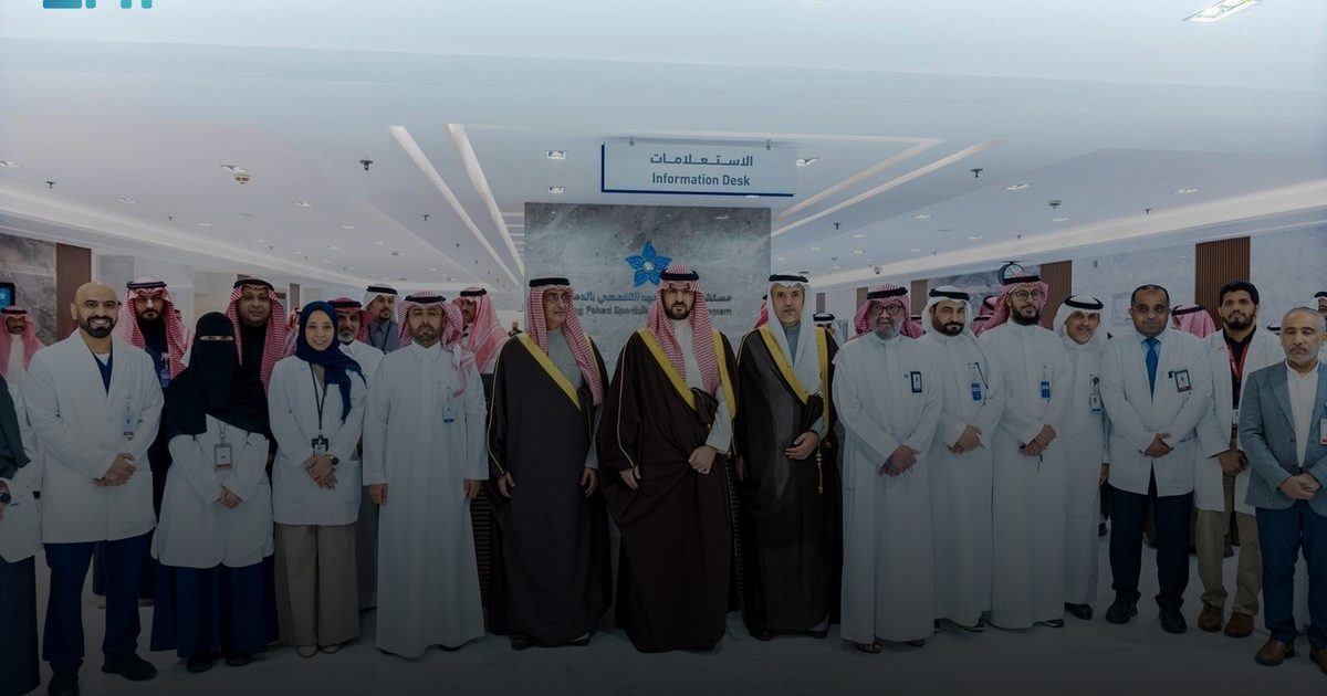 الأمير سعود يزور مستشفى الملك فهد التخصصي