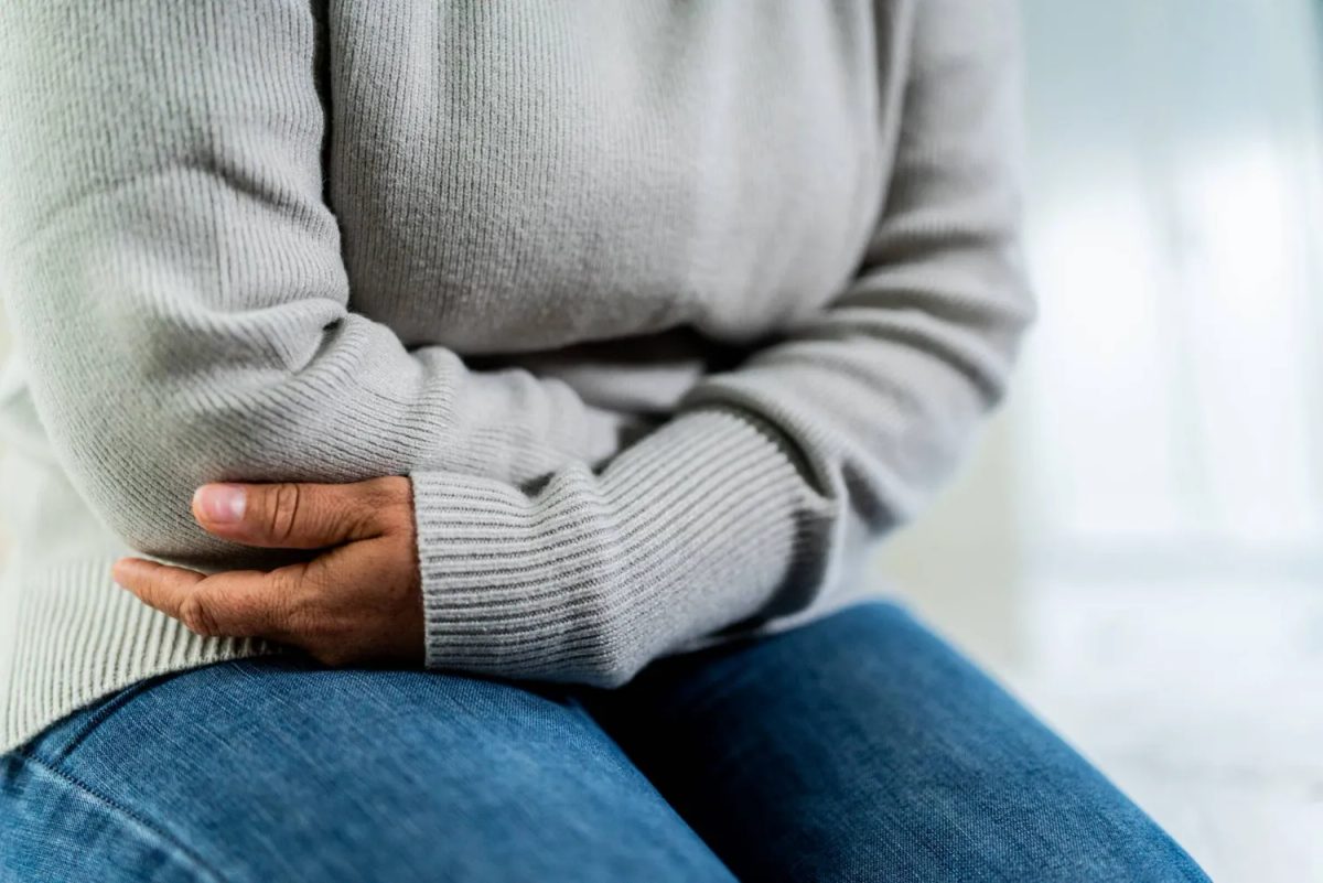 أسباب الانتفاخ وطرق الوقاية: دليل صحي متكامل