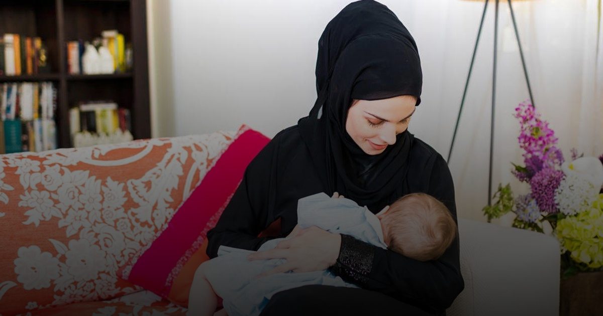 وجبات ذكية وترطيب مكثف لصيام آمن أثناء الرضاعة