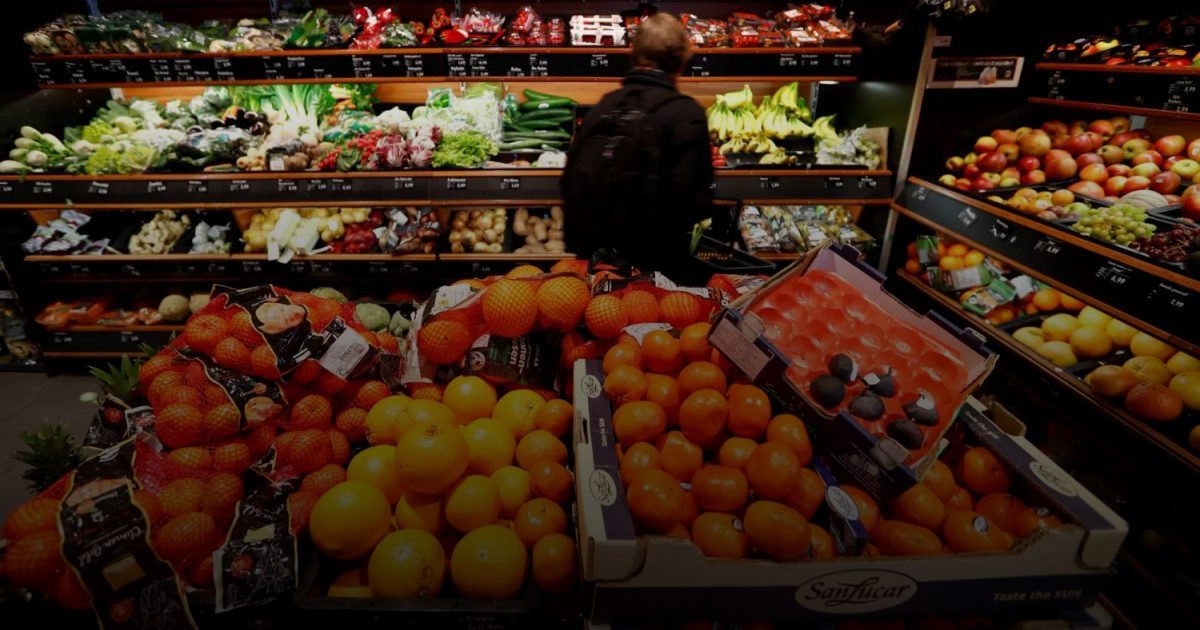 فواكه وخضراوات تكافح الخرف وتعزّز صحة كبار السن