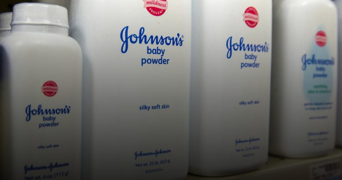 الآلاف يقاضون «جونسون أند جونسون» في بريطانيا لمزاعم بتلوث "بودرة التلك"