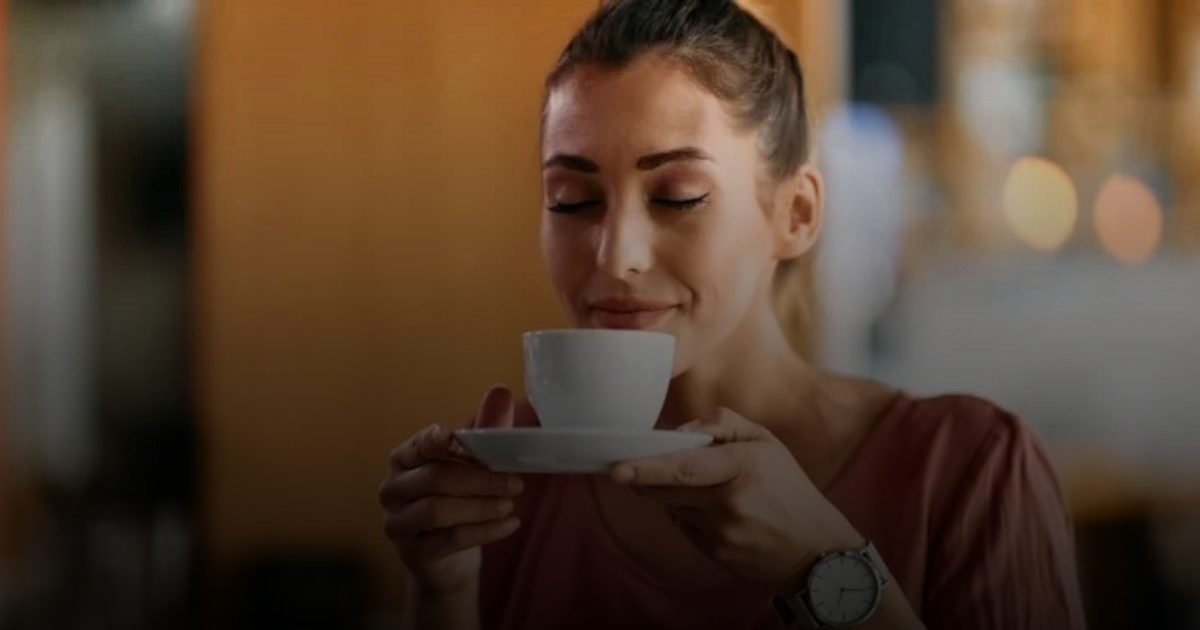 دراسة: القهوة اليومية قد تقي النساء من 11 مرضاً مزمناً بعمر الـ70