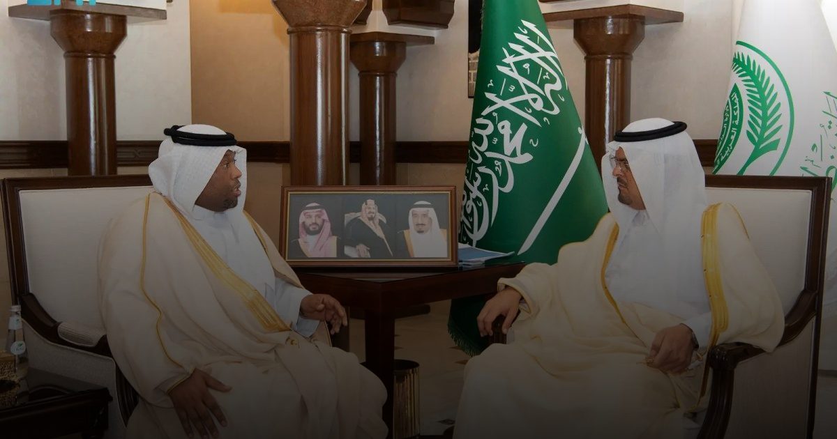 نائب أمير منطقة مكة المكرمة يستقبل مدير فرع هيئة الهلال الأحمر السعودي بالمنطقة