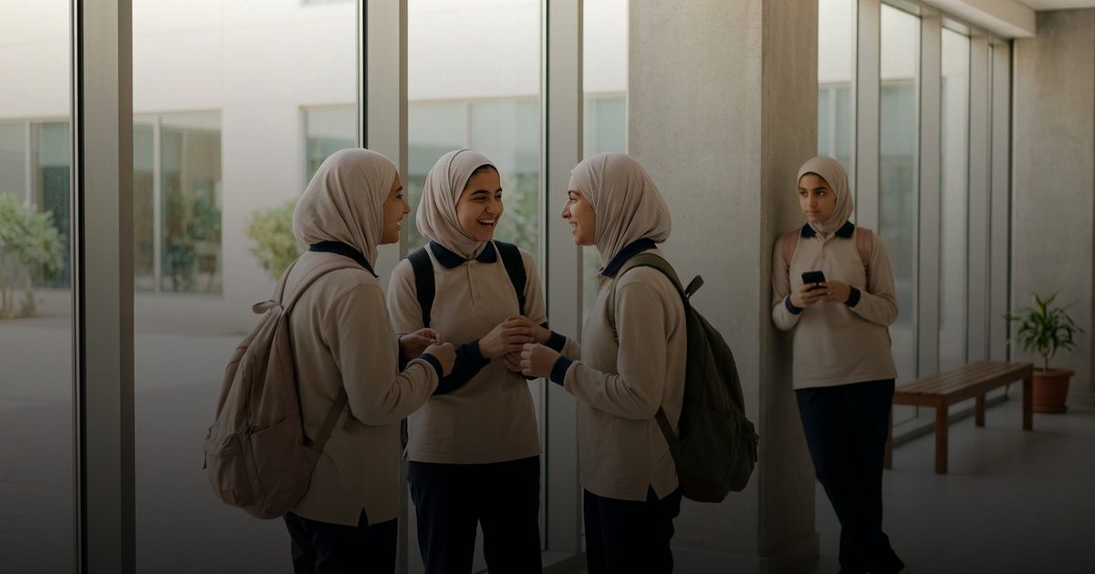 كيف يؤثر الأقران على المراهقين نفسياً وسلوكياً؟