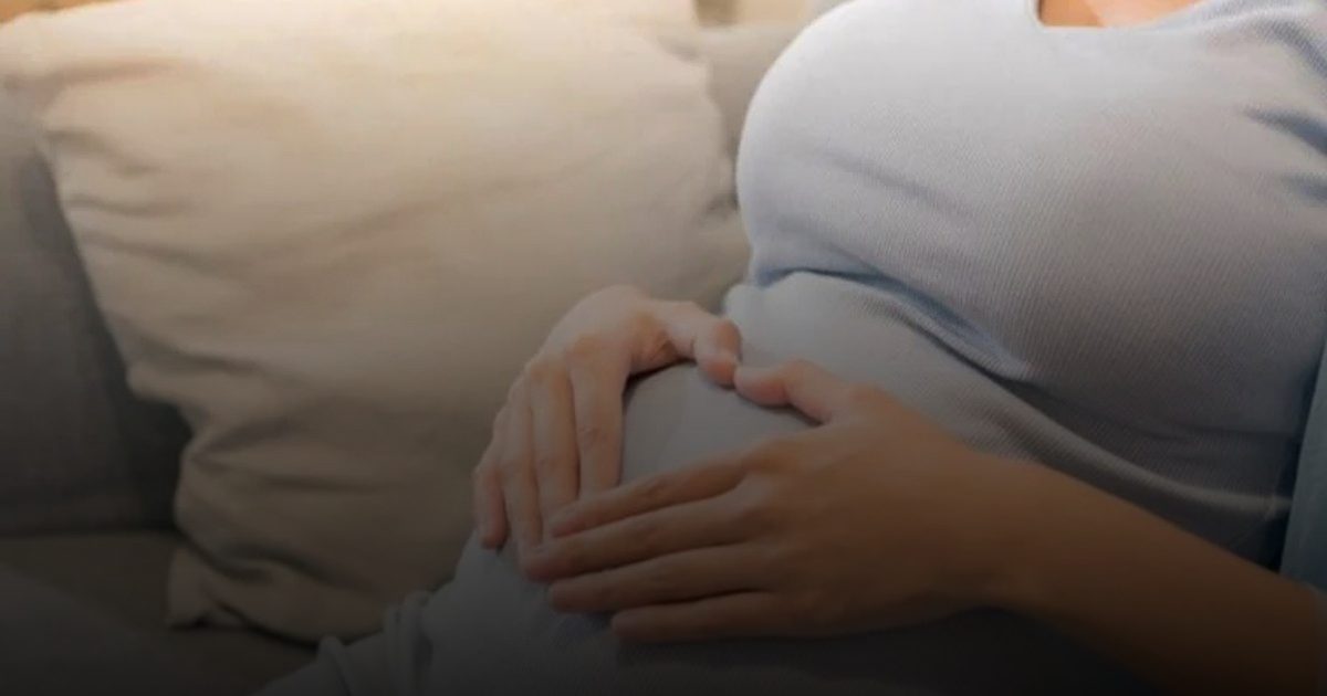 توصيات طبية عالمية جديدة لعلاج التهاب الأمعاء أثناء الحمل