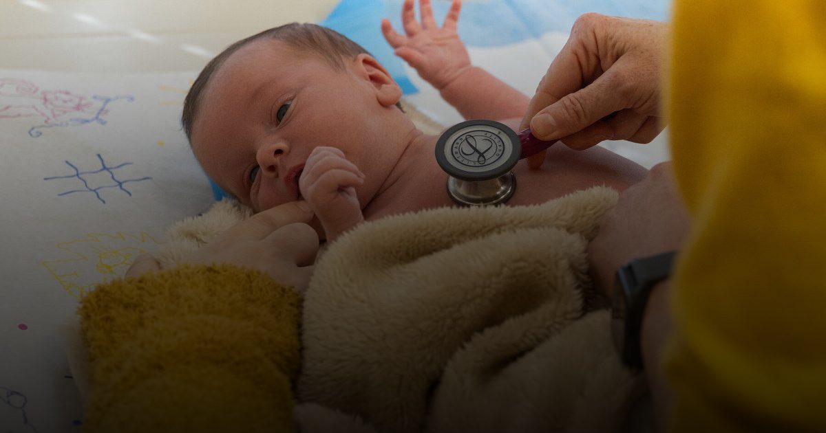 تحديات أطباء الأطفال في مواجهة المعلومات المضللة عن اللقاحات