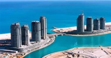 رمال العلمين.. علاج طبيعي لتحسين صحة الجلد والبشرة