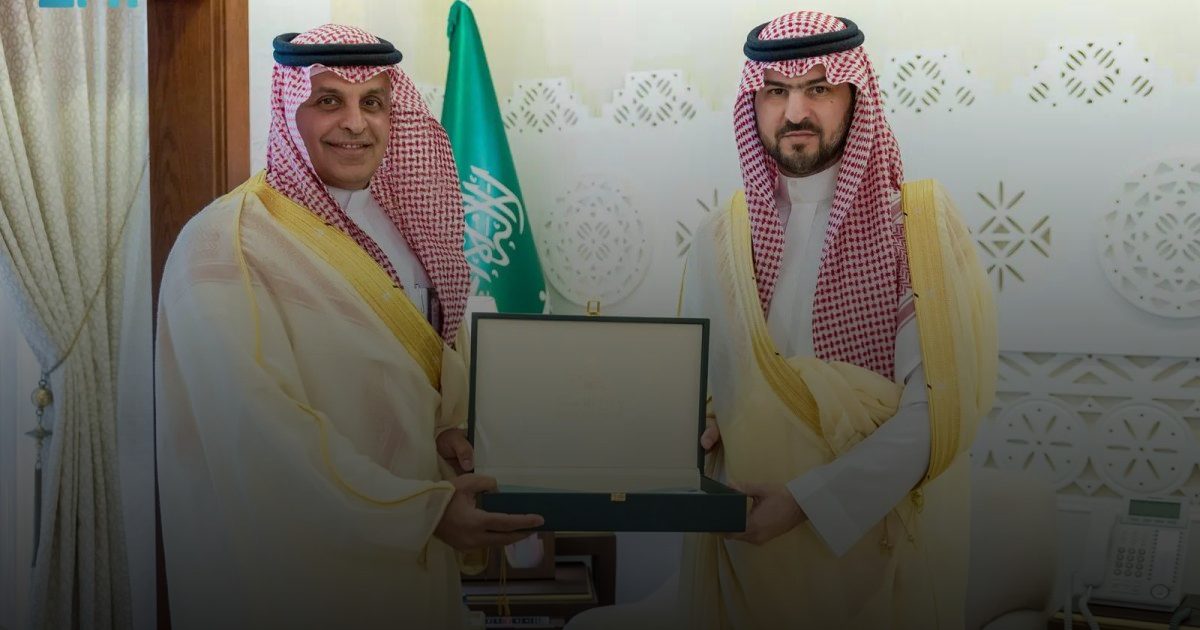 الأمير سعود بن بندر يستمع لشرح لمحتوى التقرير السنوي لفرع وزارة الصحة بالمنطقة الشرقية لعام 2024