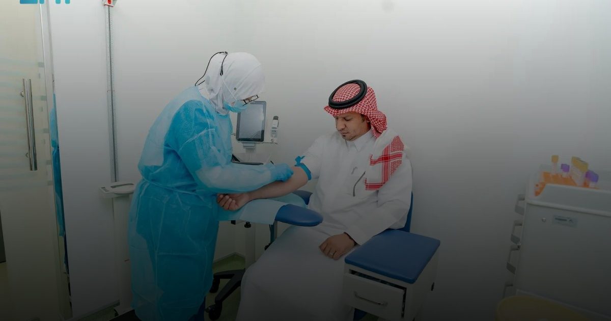 "تأكد لصحتك".. الصحة القابضة تطلق 3 باقات للفحص الوقائي من "نافذة السيارة"