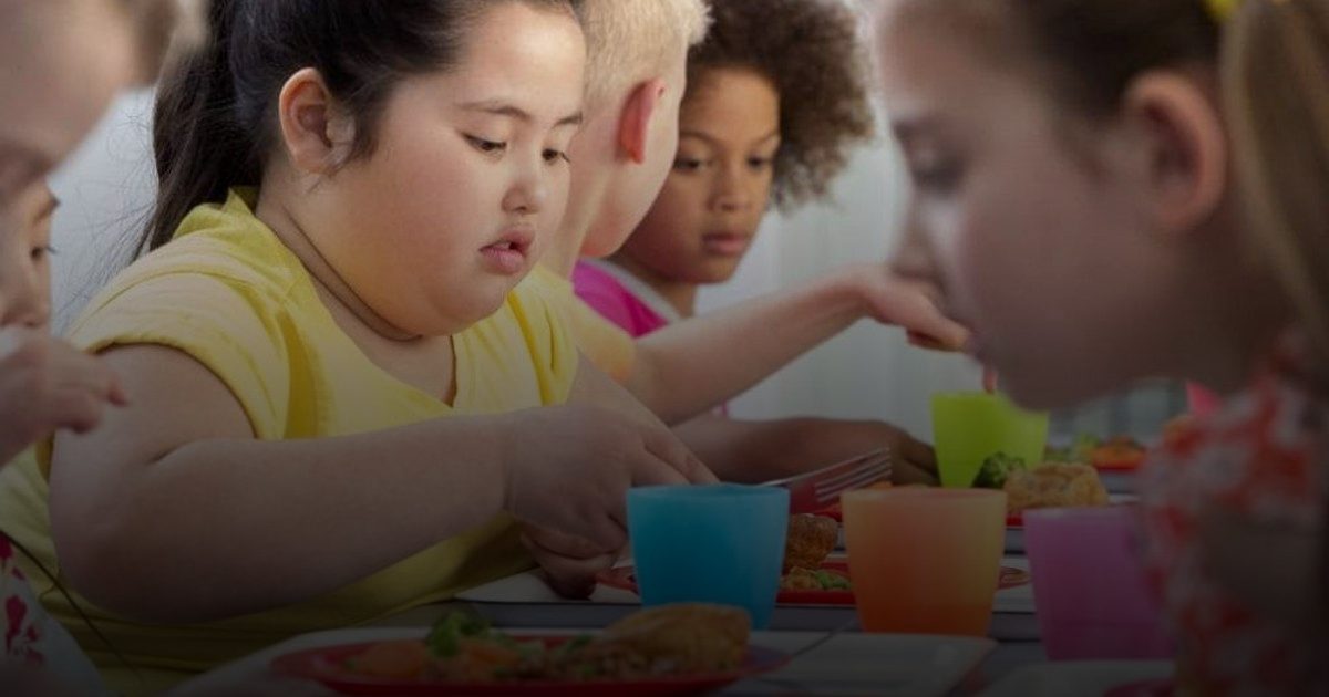 "بصمة جينية" تُنذر: سمنة الأمهات قبل الحمل تزيد خطر سلوكيات التوحد لدى الأبناء