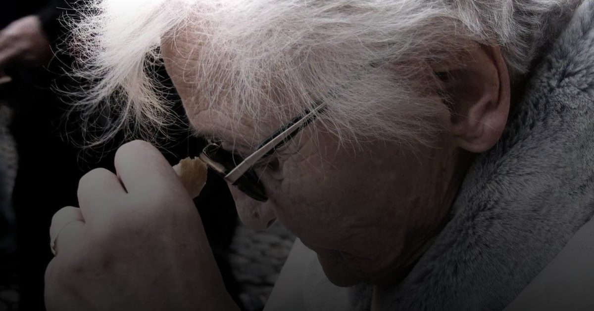 أغذية قد تضر بدماغك .. تجنب الإفراط في تناولها