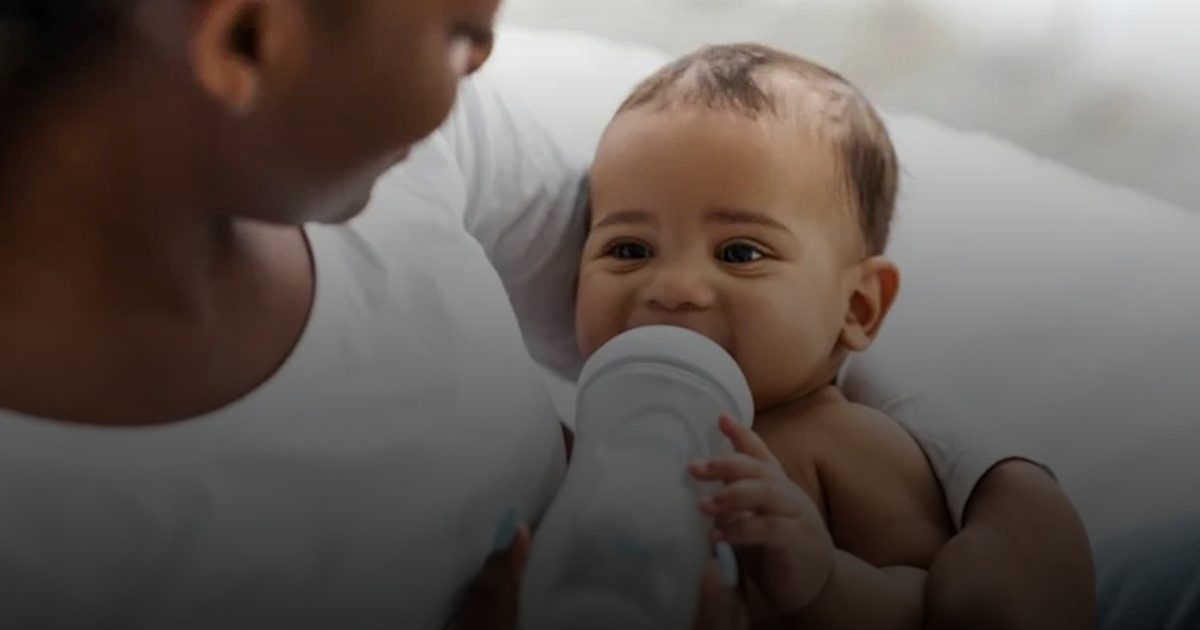 دراسة: حليب الأم يضبط الساعة البيولوجية للرضيع
